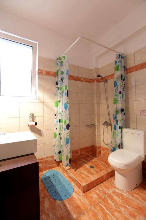 Villa Christine - Maisonettes With Fireplace Aliveri Ruang foto