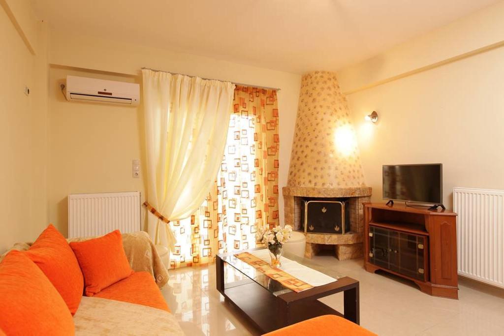 Villa Christine - Maisonettes With Fireplace Aliveri Bagian luar foto