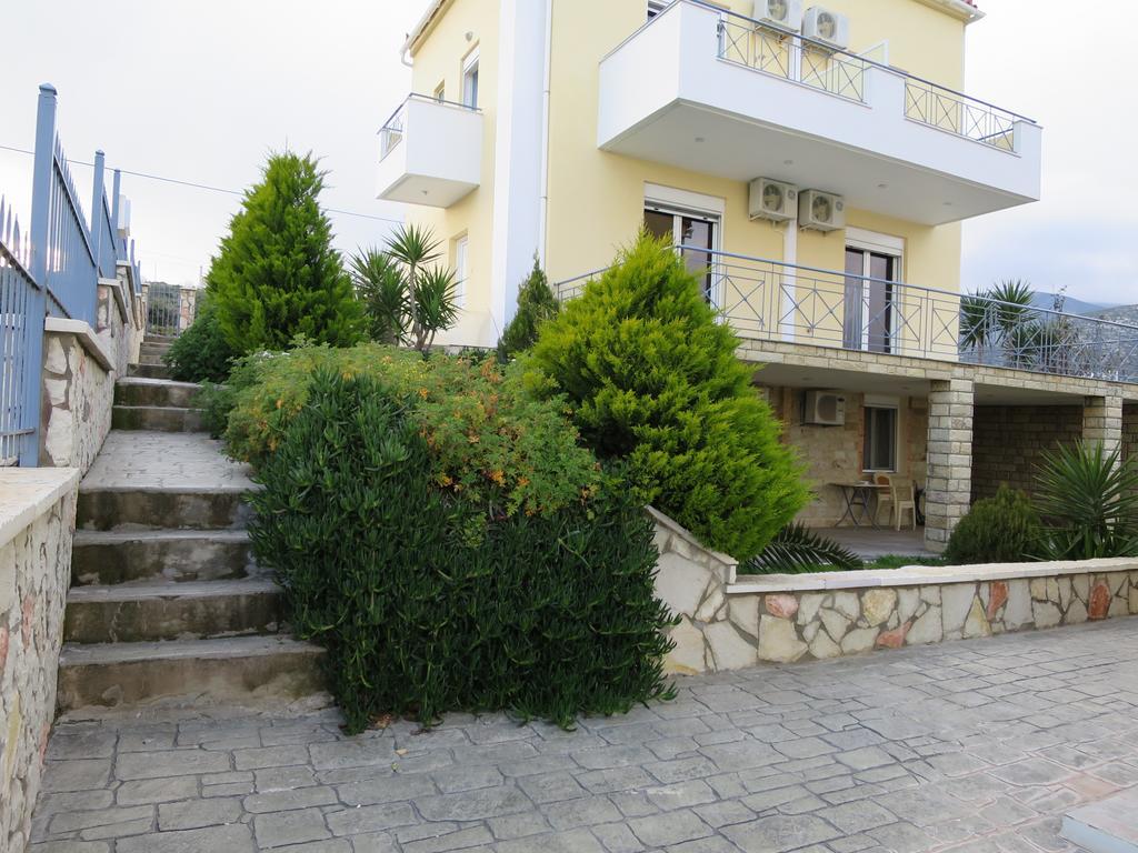 Villa Christine - Maisonettes With Fireplace Aliveri Bagian luar foto