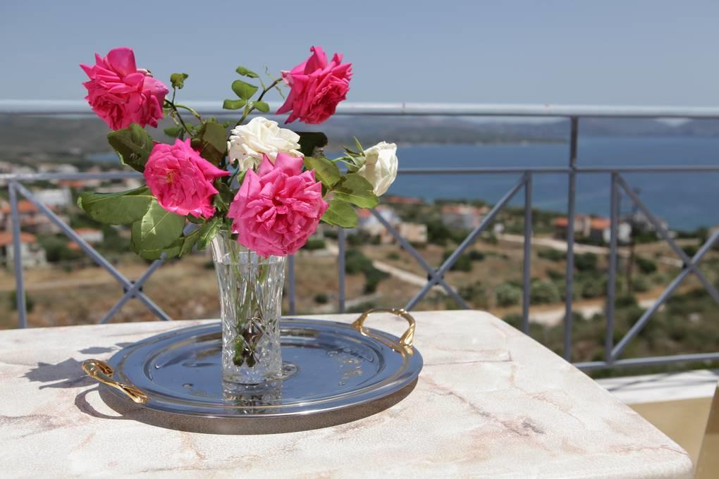 Villa Christine - Maisonettes With Fireplace Aliveri Bagian luar foto