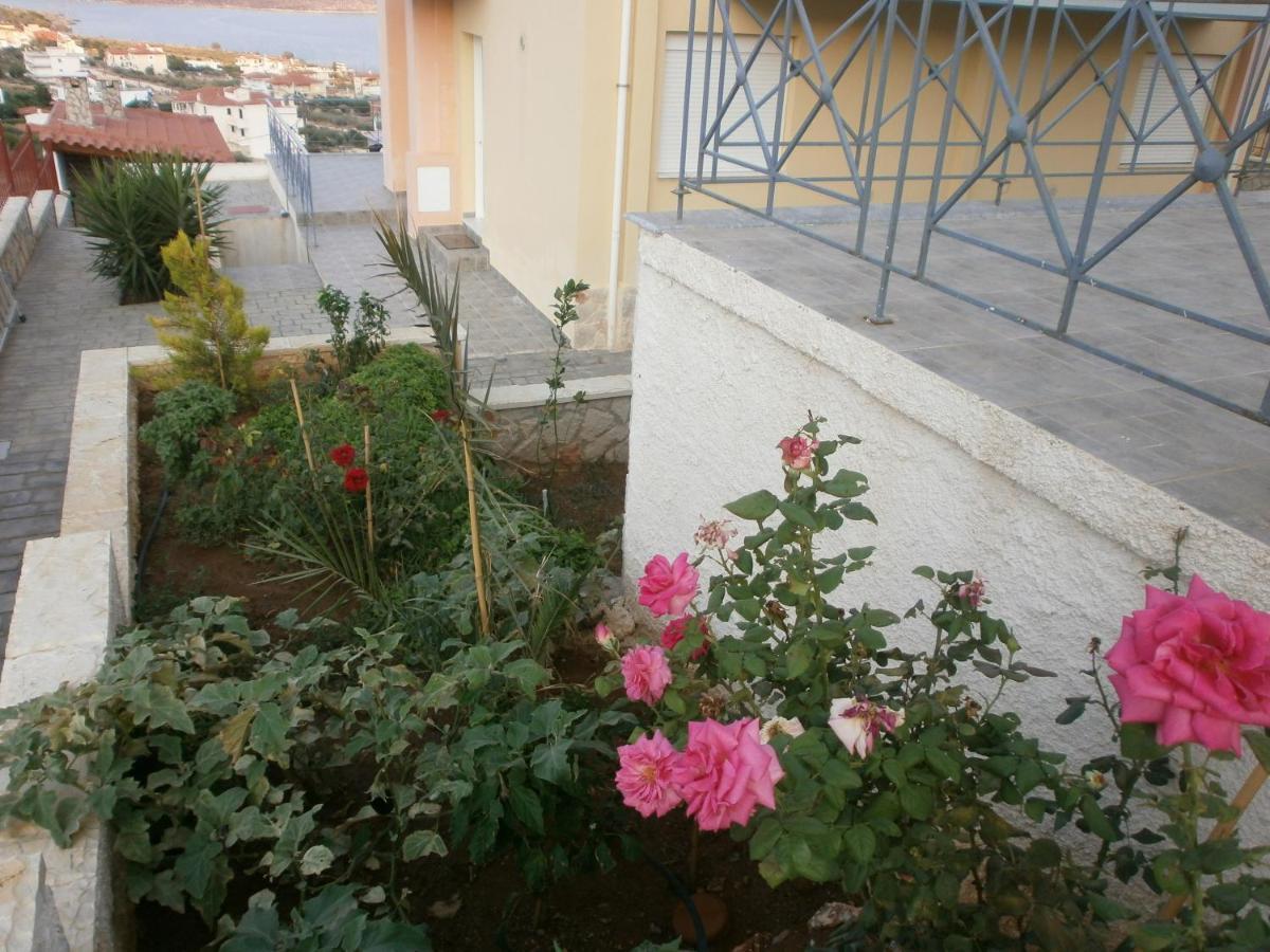 Villa Christine - Maisonettes With Fireplace Aliveri Ruang foto